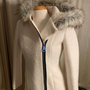 Women’s winter coat.